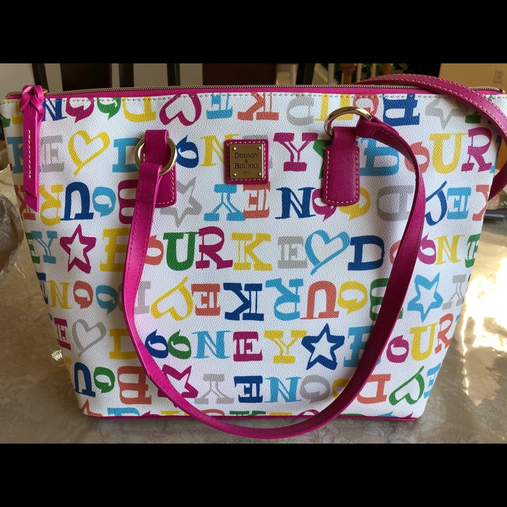 D & B hand bag!!